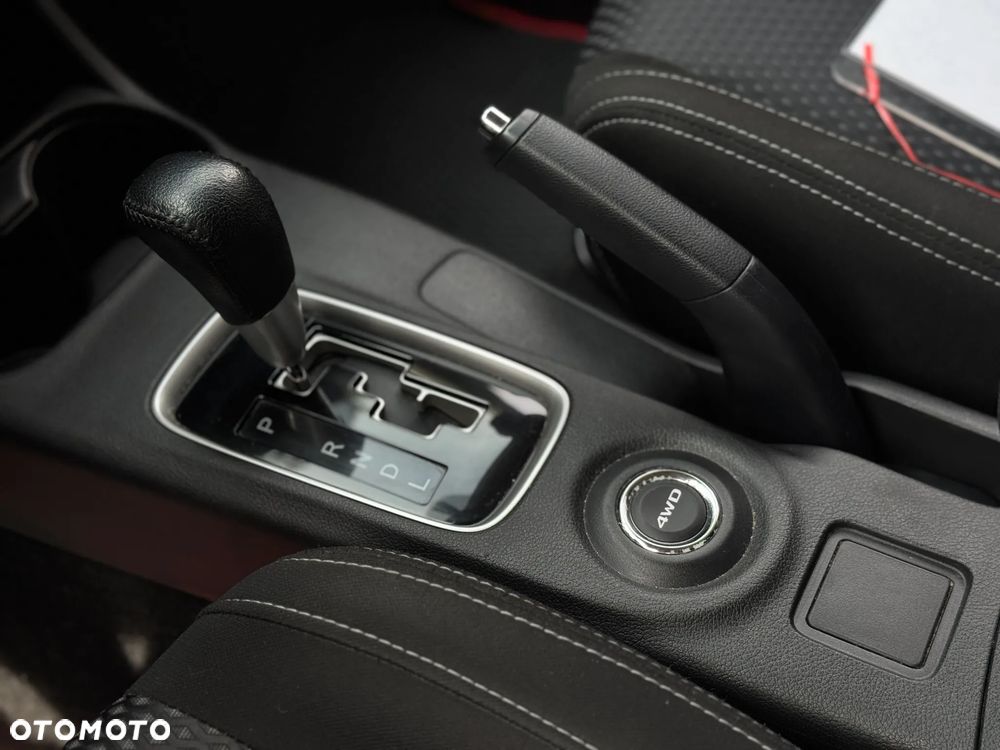 Mitsubishi Outlander 2.0 Intense 4WD CVT - 16