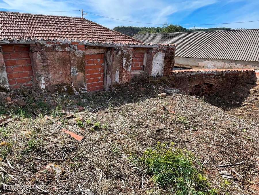 Moradia em estado de ruína, na pequena e pitoresca aldeia de Landal - Grande imagem: 4/11