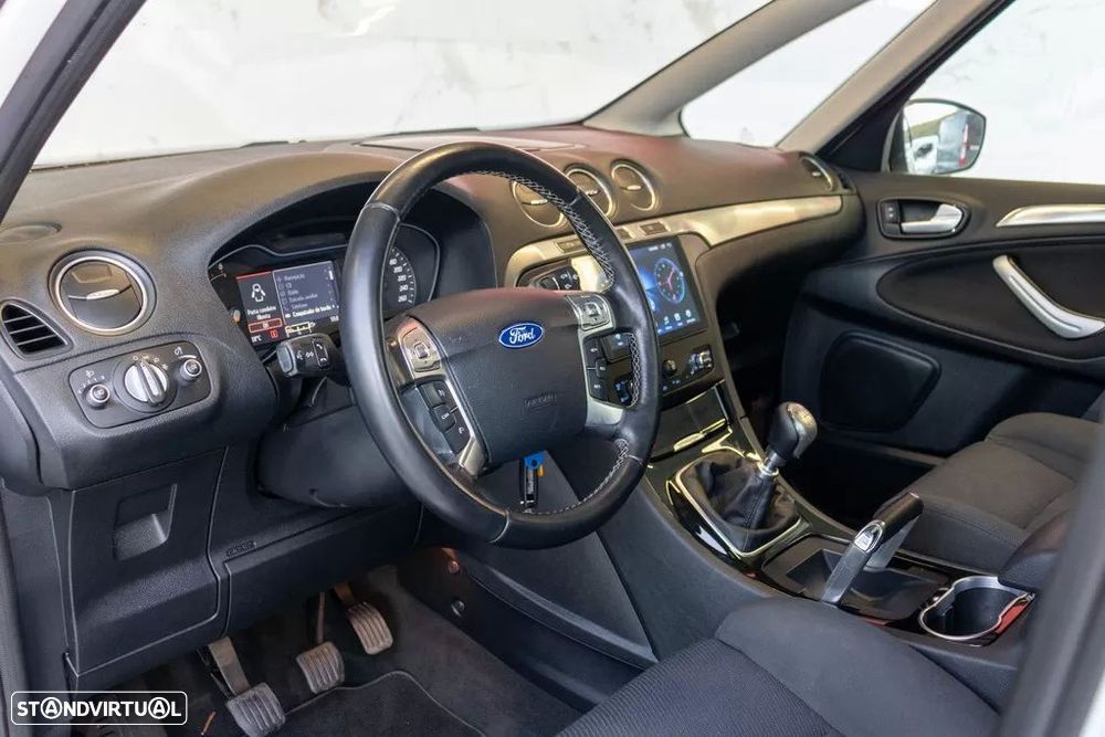 Ford S-Max 2.0 TDCi Titanium 7L 143g - 17