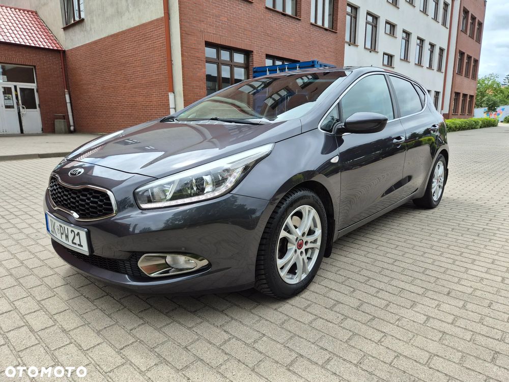 Kia Ceed 1.6 CRDi 128 Platinum Edition - 1