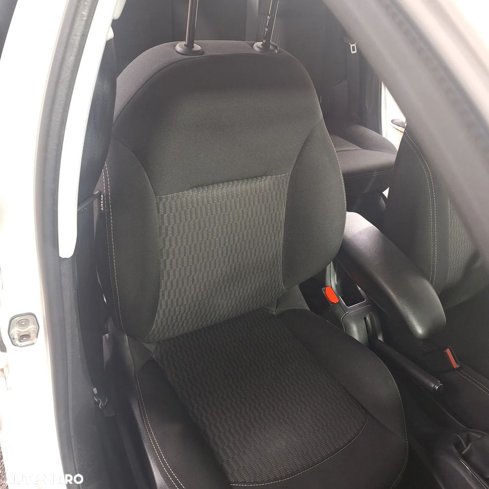 Peugeot 208 1.2 L PureTech Active - 34