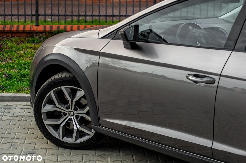 Seat Leon 2.0 TDI DPF Start&Stop DSG XCELLENCE - 35