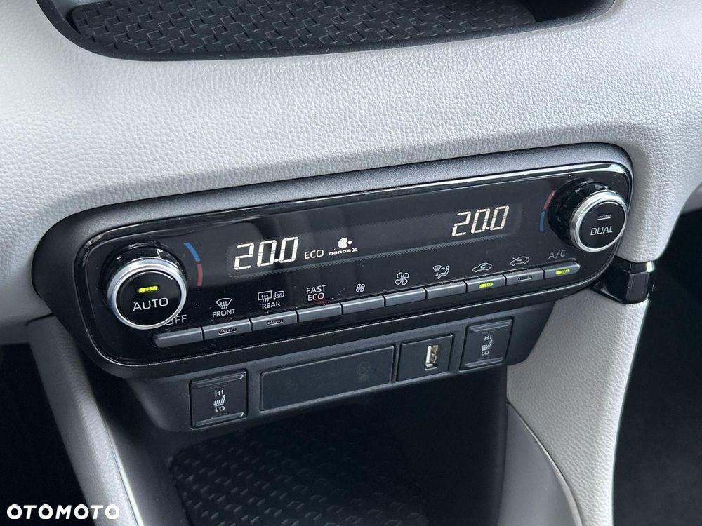 Toyota Yaris - 22