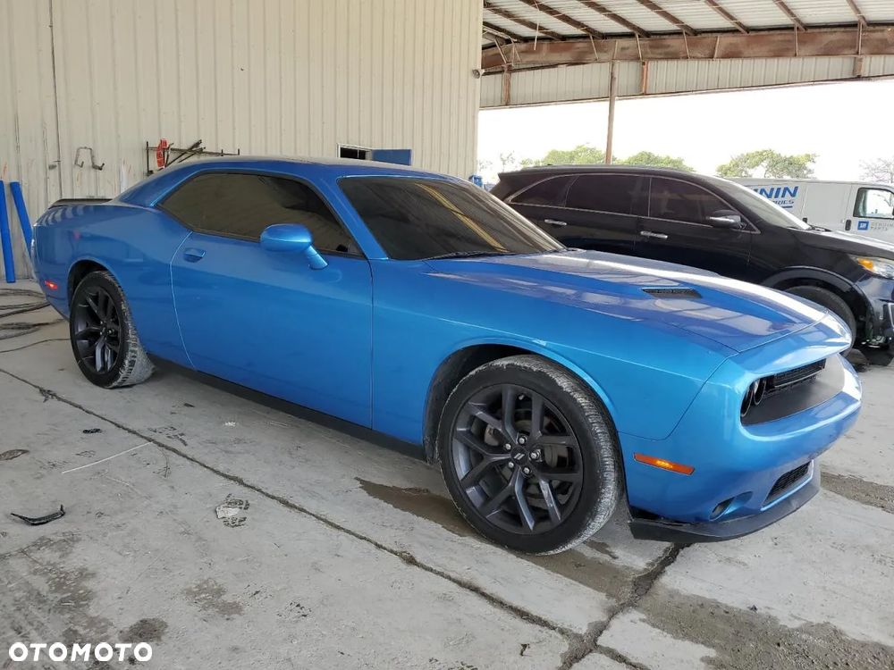 Dodge Challenger - 1