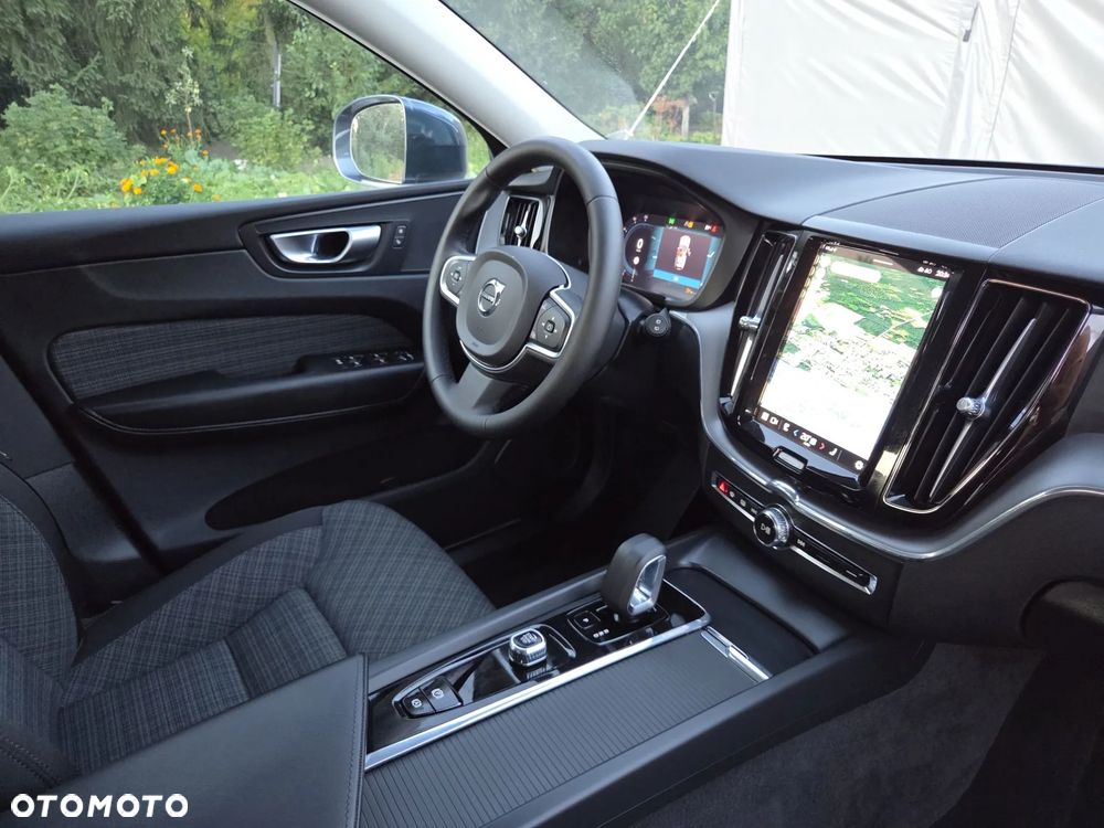 Volvo XC 60 B4 D Core - 17