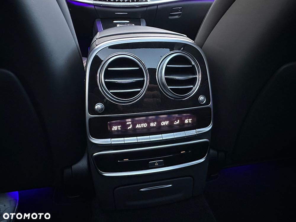 Mercedes-Benz Klasa S 560 4-Matic L 9G-TRONIC - 27