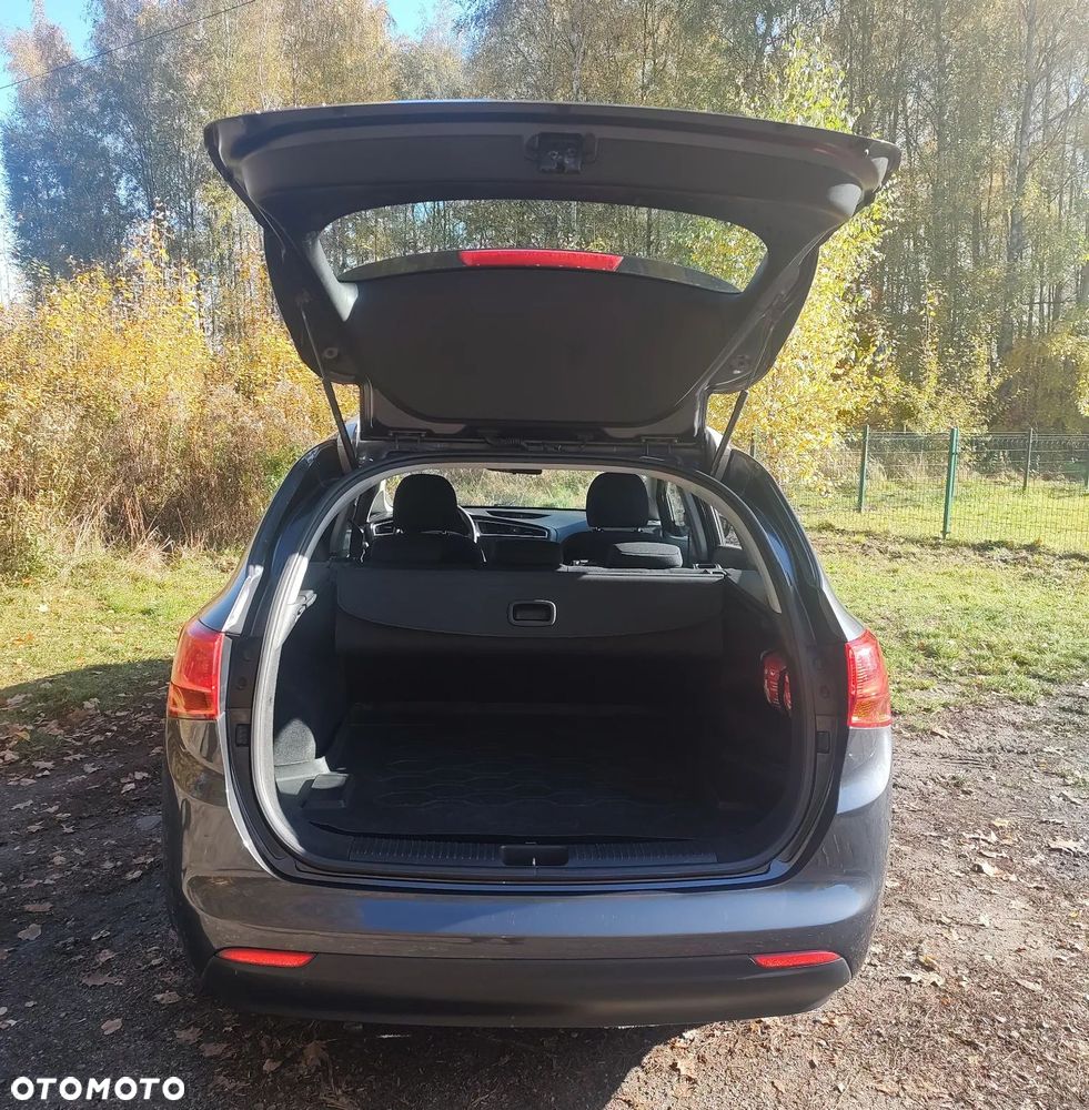 Kia Ceed - 12