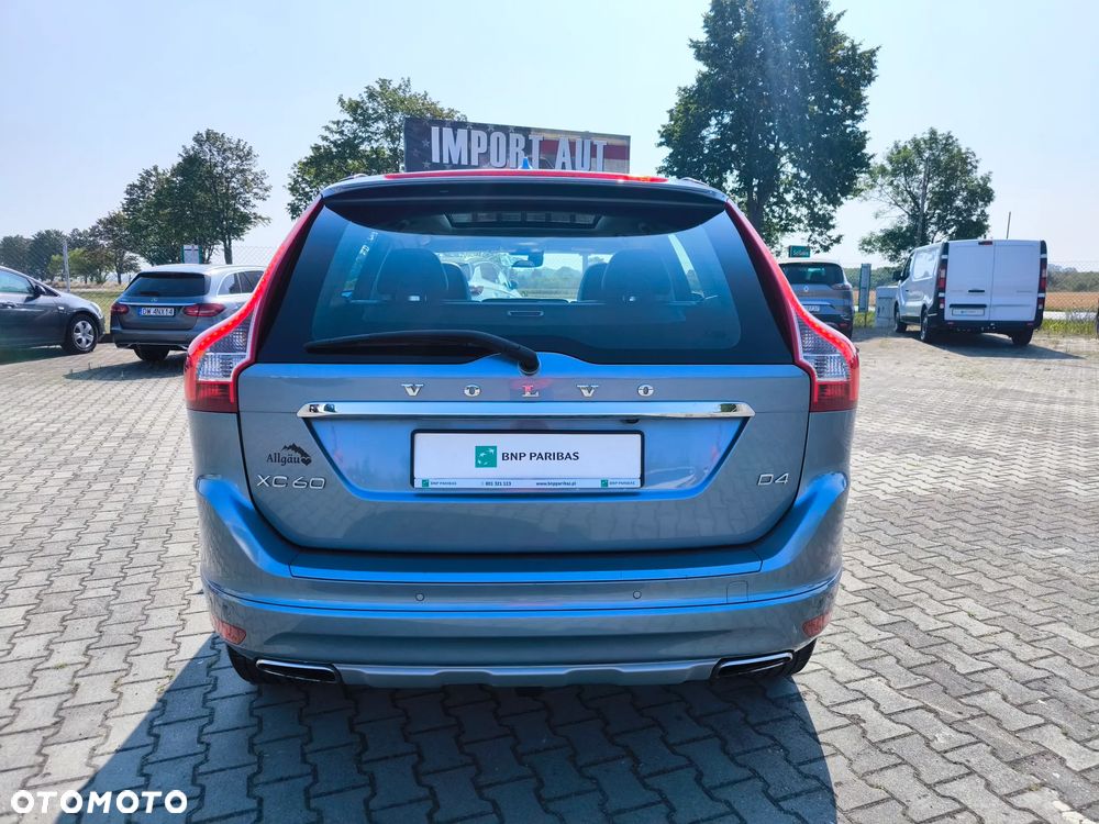Volvo XC 60 D4 Momentum Pro - 4