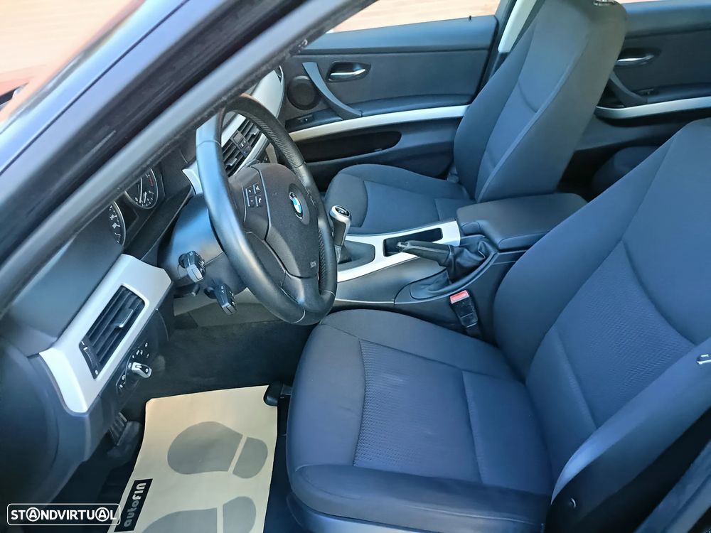 BMW 318 d Dynamic - 6