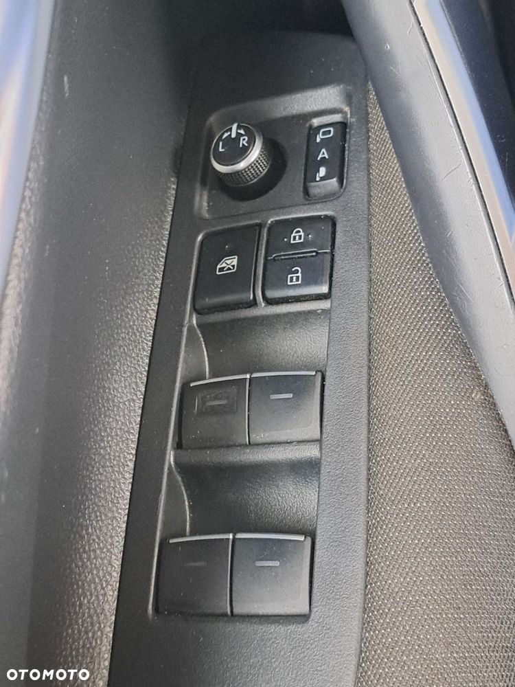 Toyota Corolla 1.8 Hybrid Style - 17