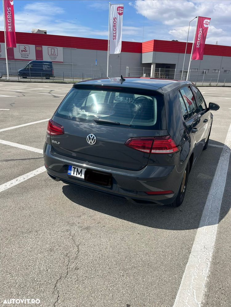 Volkswagen Golf - 2
