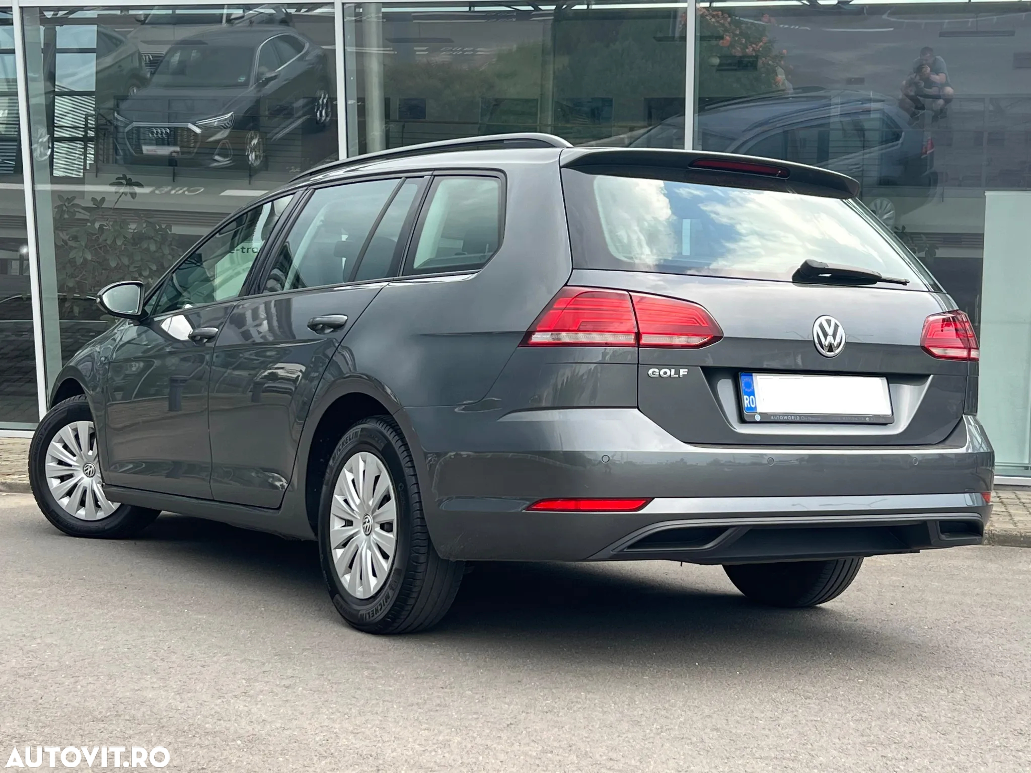 Volkswagen Golf 1.6 TDI Comfortline - 8