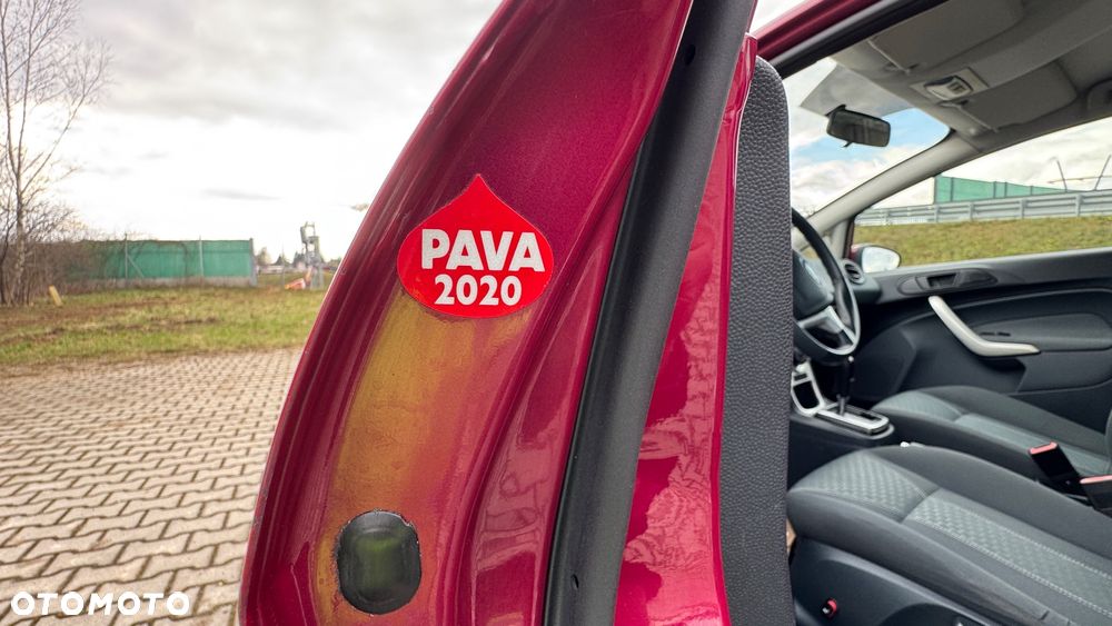 Ford Fiesta 1.4 Autom Champions Edition - 21