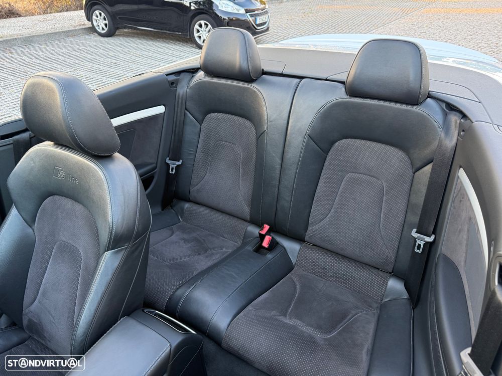 Audi A5 Cabrio 2.0 TDi S-line - 4