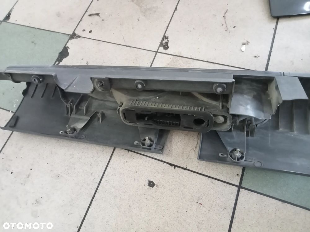lampa lewa prawa  tył vivaro 1 - 4