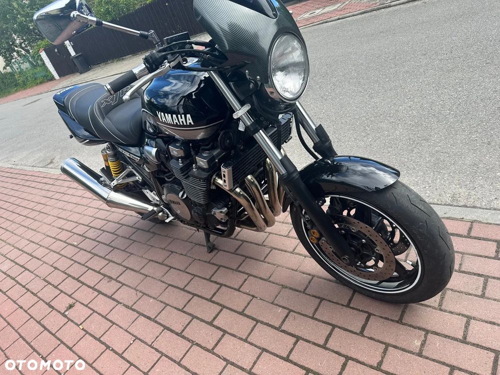 Yamaha XJR - 3