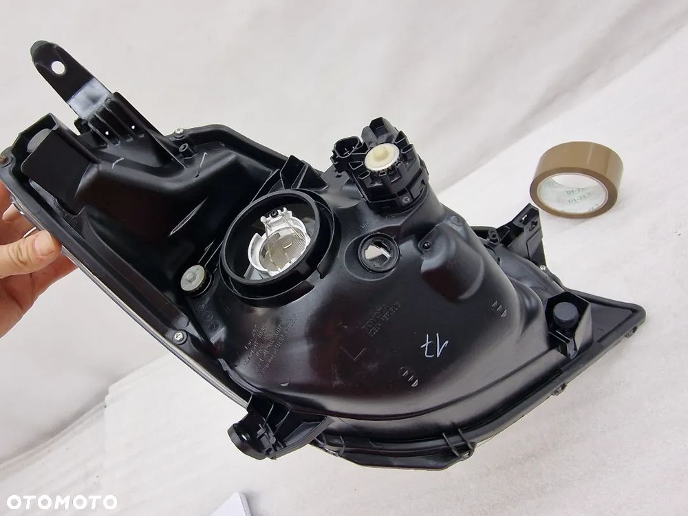 TOYOTA YARIS III 11- LEWA LAMPA PRZEDNIA PRZÓD , NR KOITO 0D-79 , NR AUKCJI LL131 - 9