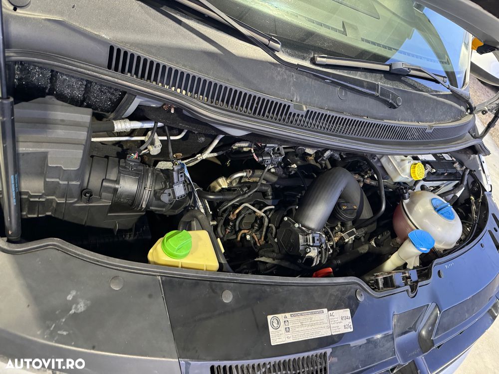 Volkswagen Multivan - 27