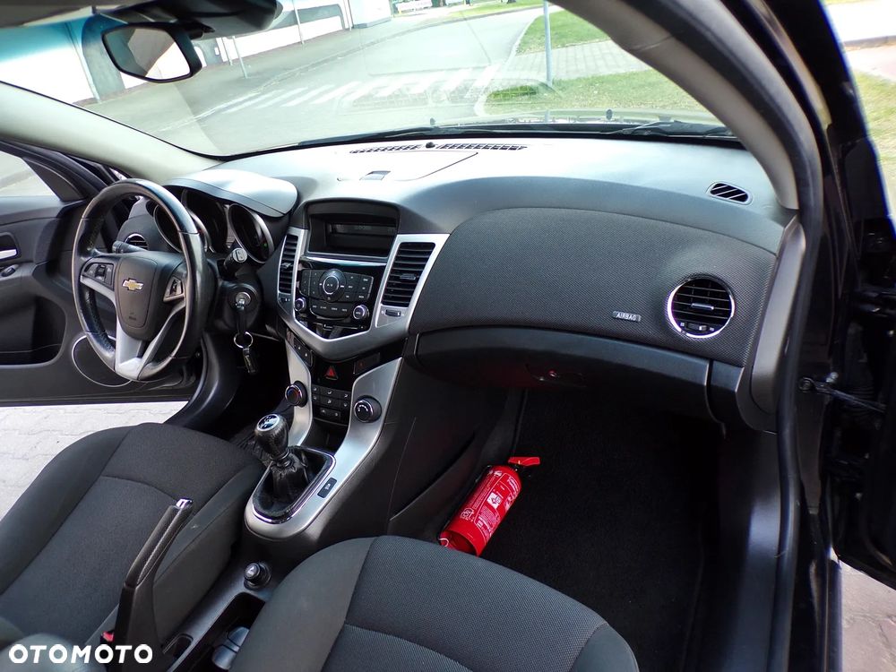 Chevrolet Cruze 1.6 LT+ - 16