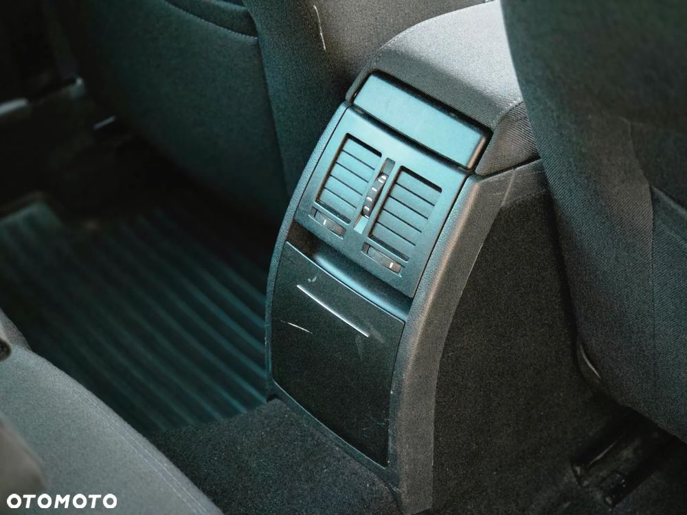 Skoda Octavia 2.0 TDI DPF 4x4 Scout - 28