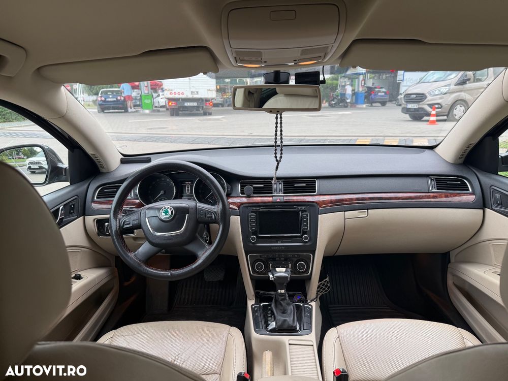 Skoda Superb 2.0 TDI Elegance DSG 4x4 - 5
