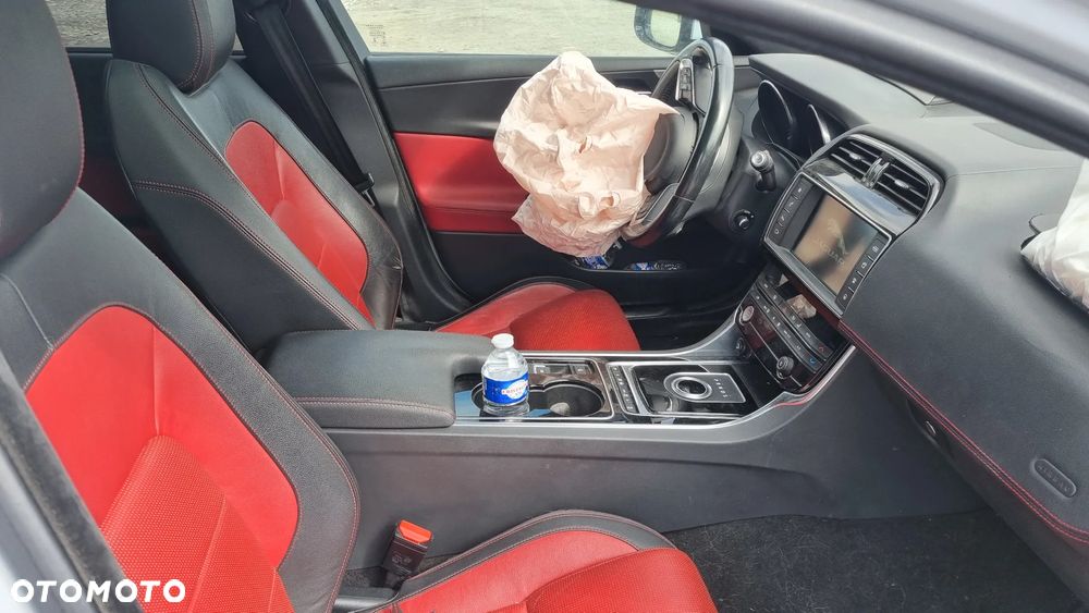 Jaguar XE 20d R-Sport Ingenium Edition - 20