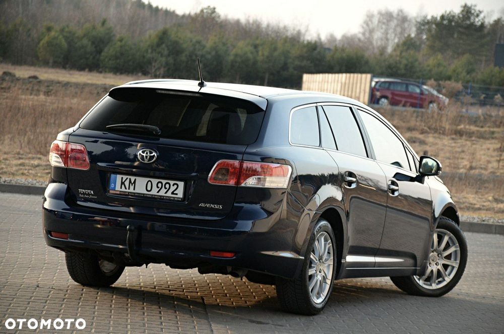 Toyota Avensis - 8