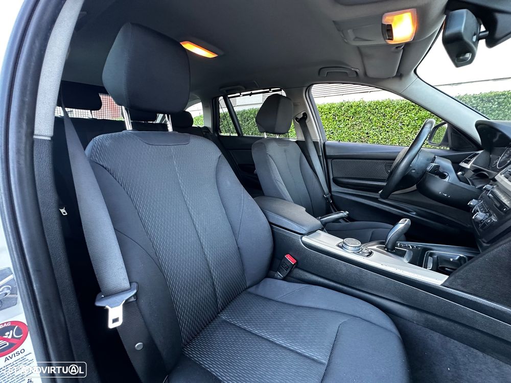 BMW 320 d Auto - 25