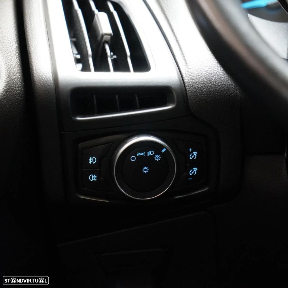 Ford Focus SW 1.0 EcoBoost Active - 26