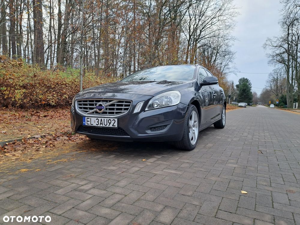 Volvo V60 T3 Summum - 1
