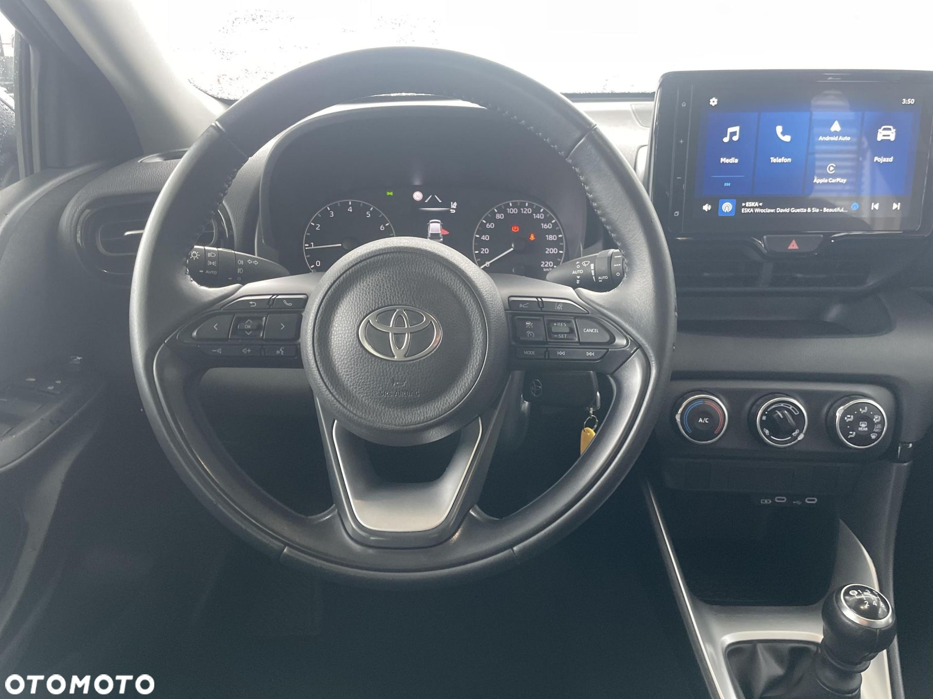 Toyota Yaris 1.5 Comfort - 12
