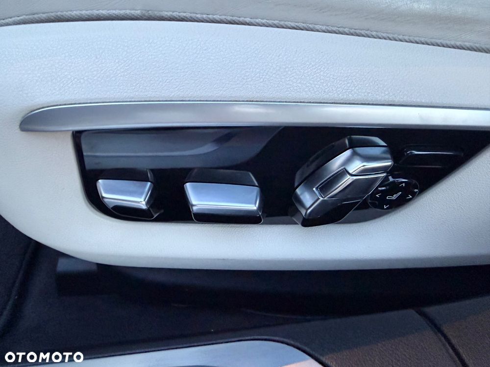 BMW Seria 7 740d xDrive - 24