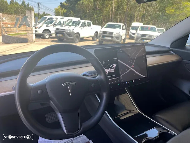 Tesla Model 3 - 10