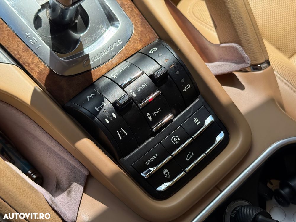 Porsche Cayenne - 27