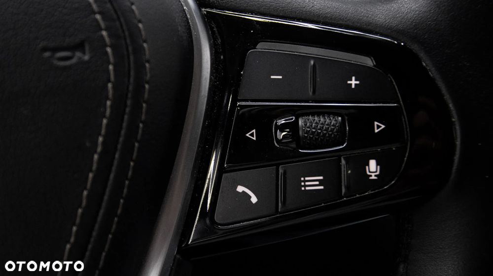 BMW Seria 5 520d xDrive mHEV - 23