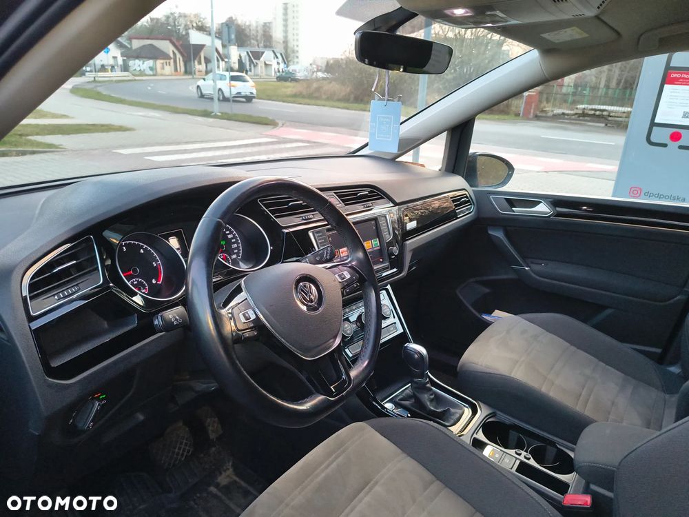 Volkswagen Touran 2.0 TDI BMT Comfortline DSG - 10