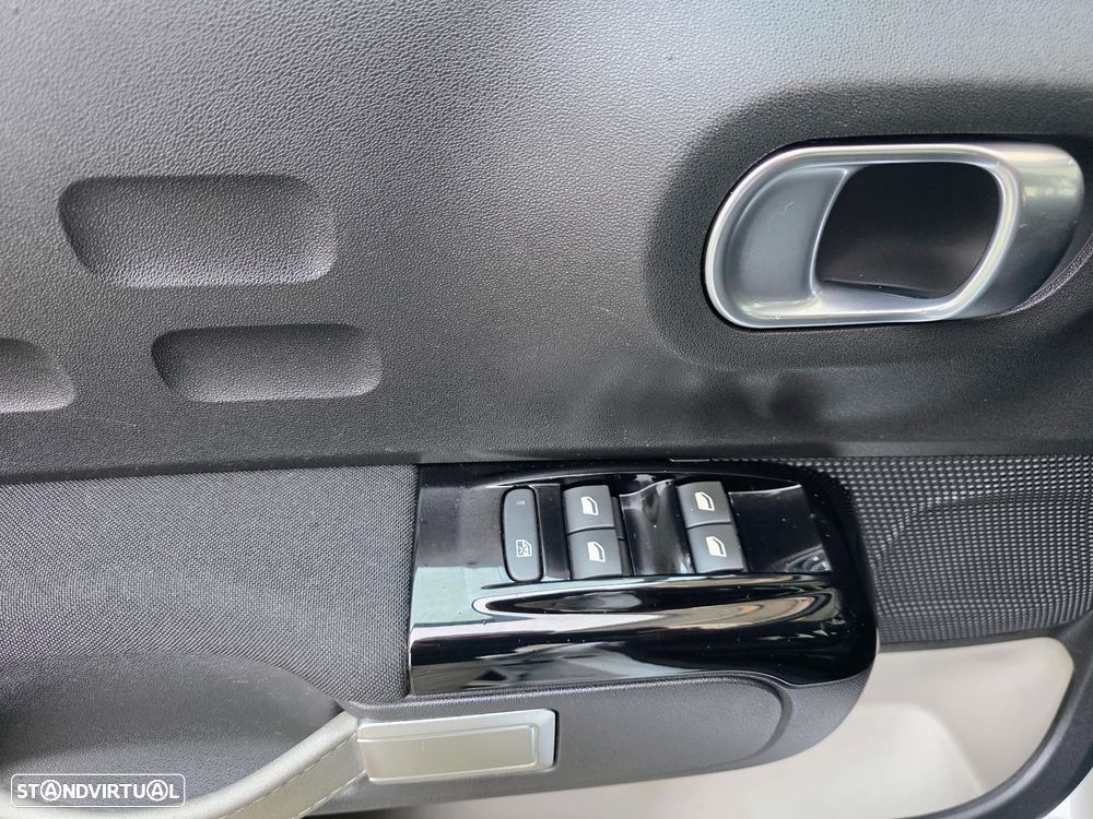 Citroën C3 1.2 PureTech Shine - 28