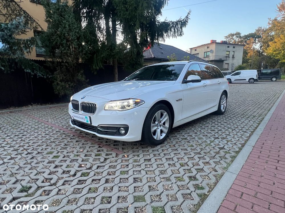 BMW Seria 5 520d xDrive Luxury Line