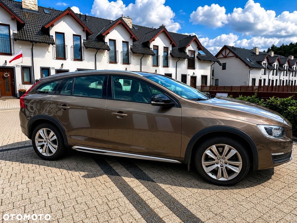 Volvo V60 Cross Country D4 Drive-E Summum - 3