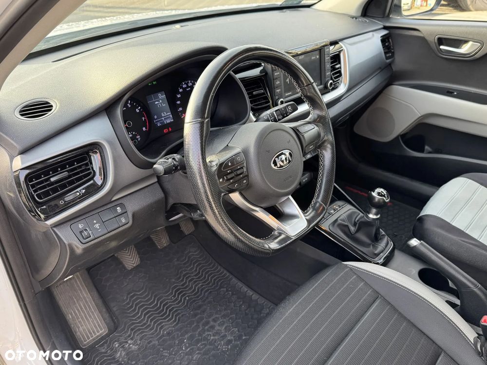Kia Stonic 1.2 L - 16