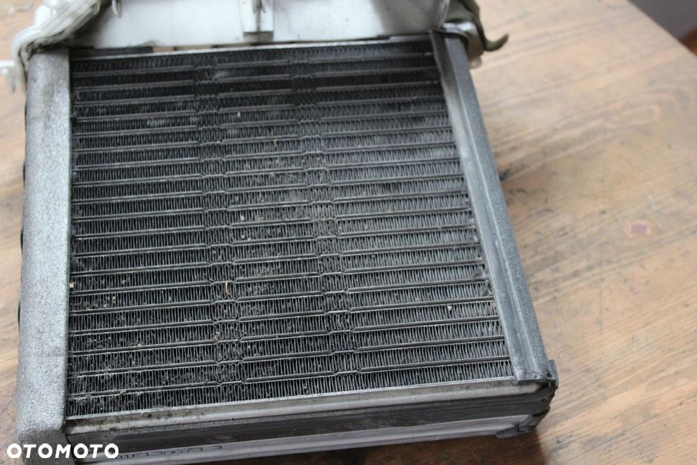 PAROWNIK KLIMATYZACJI AVENSIS VERSO EUROPA - 10