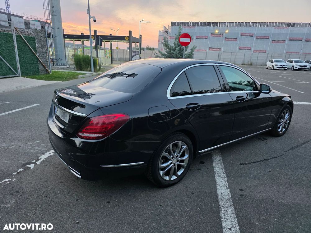 Mercedes-Benz C - 9