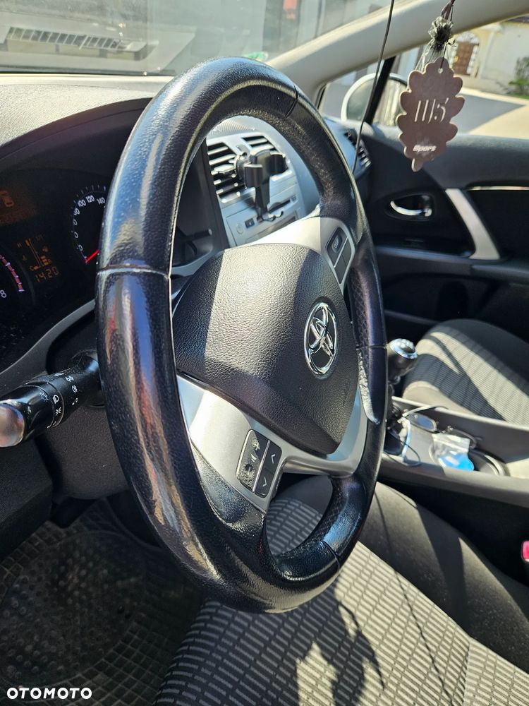 Toyota Avensis 1.6 Active - 15