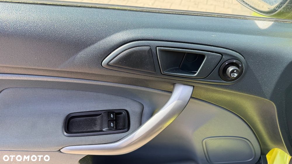 Ford Fiesta 1.25 Champions Edition - 10