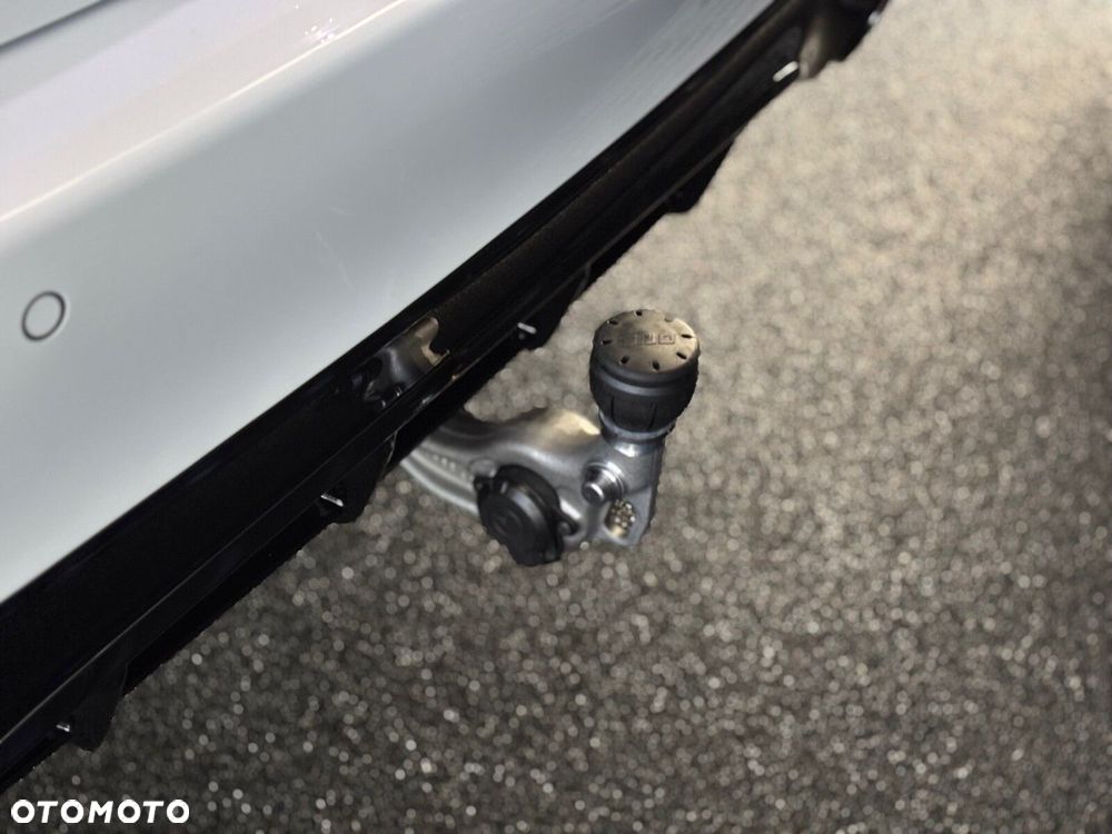 Mercedes-Benz Klasa E - 28