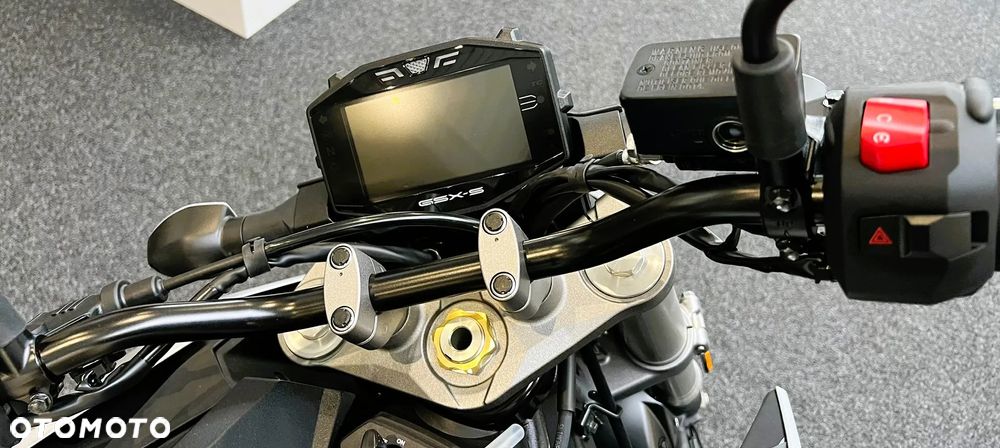 Suzuki GSX - 15