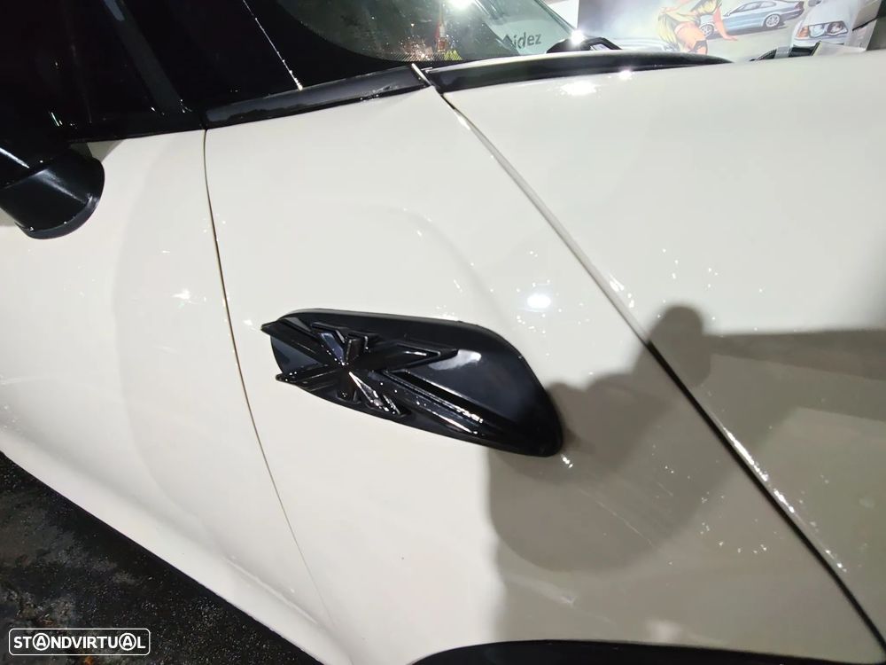 MINI 5 Portas Cooper D Aut. - 9