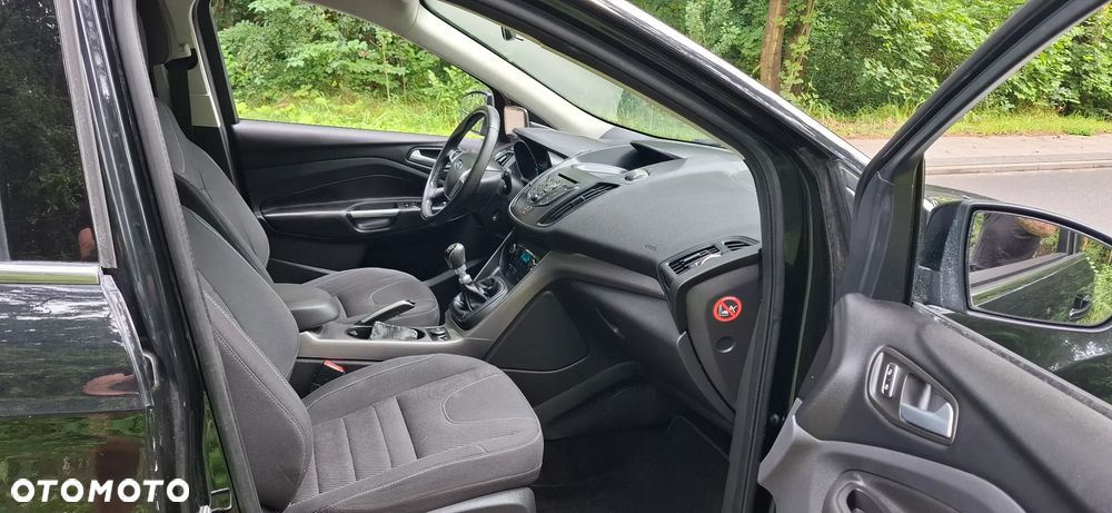 Ford Kuga 2.0 TDCi 2x4 Titanium - 15
