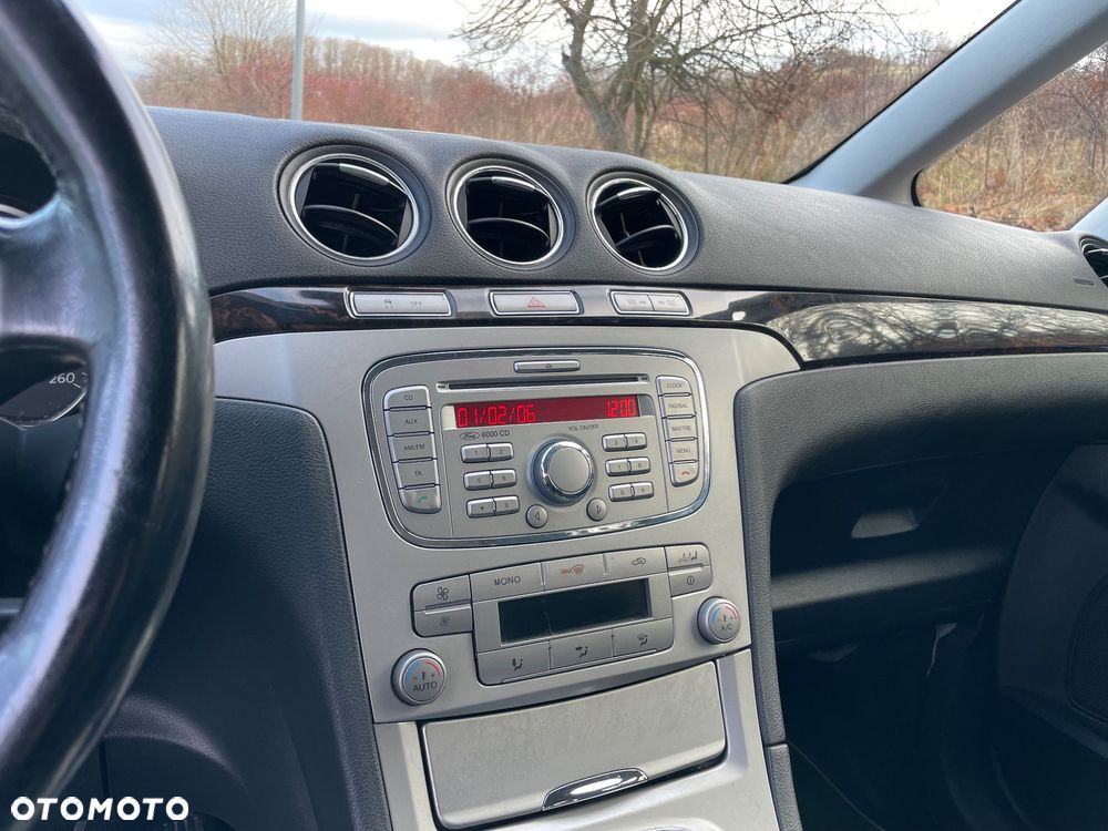 Ford Galaxy 2.0 TDCi DPF Ghia - 16