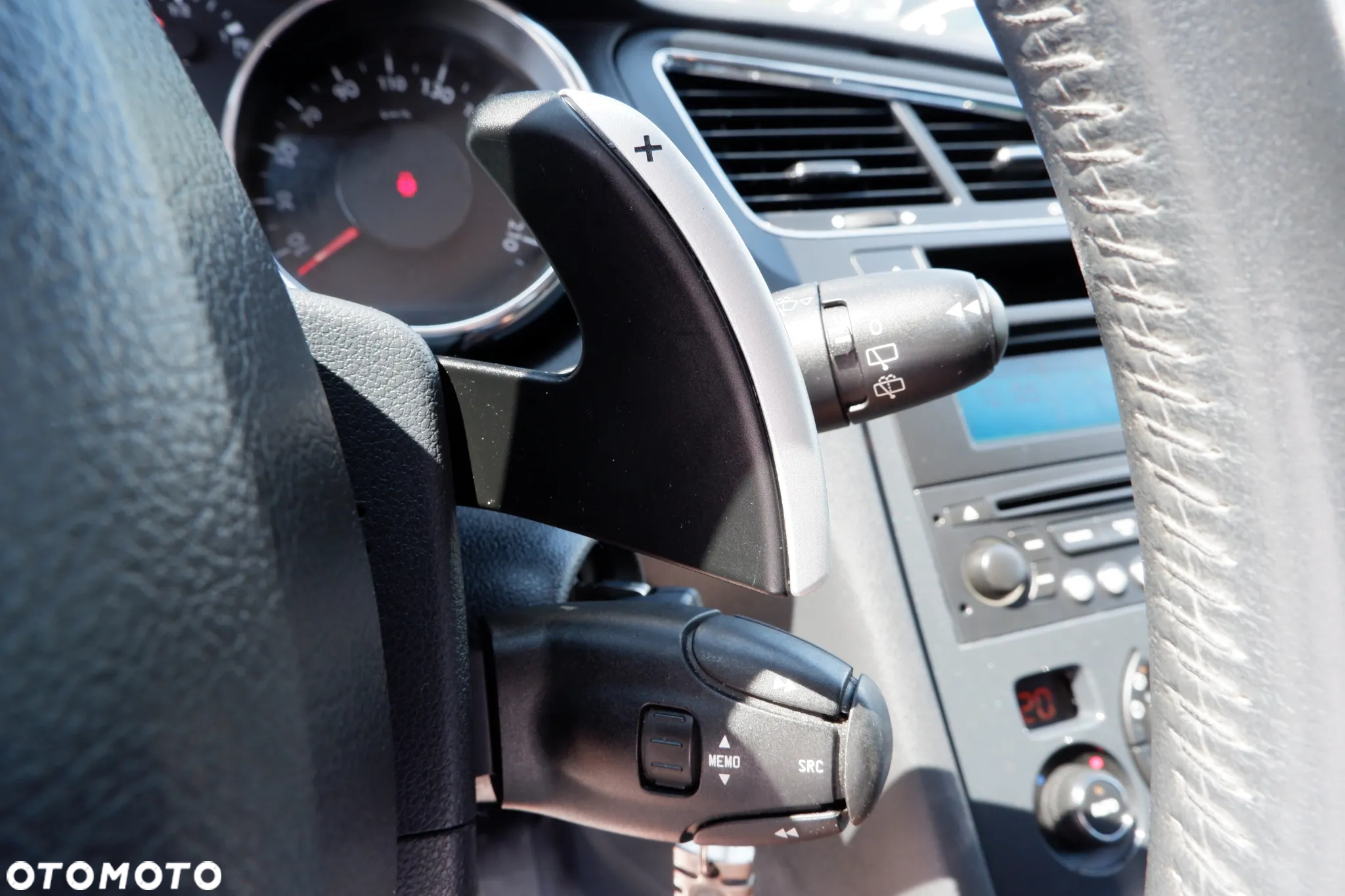 Peugeot 5008 HDI FAP 110 EGS6 Tendance - 18